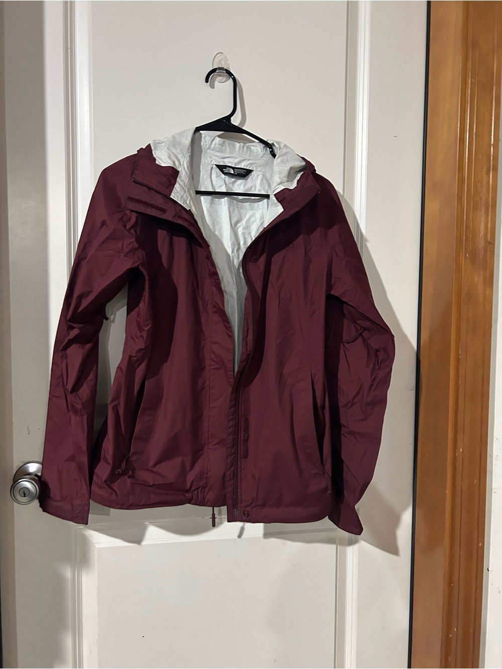 The North Face Women's Burgundy Hooded Ski Jacket, Small